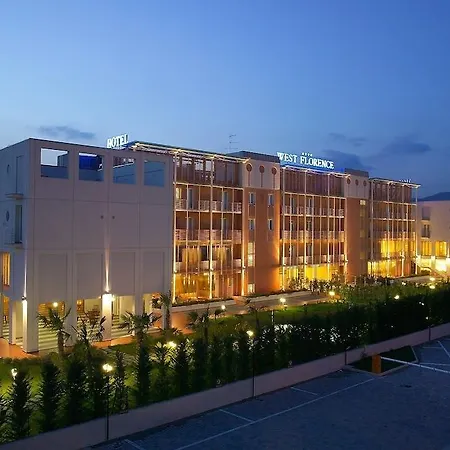 فندق West Florence