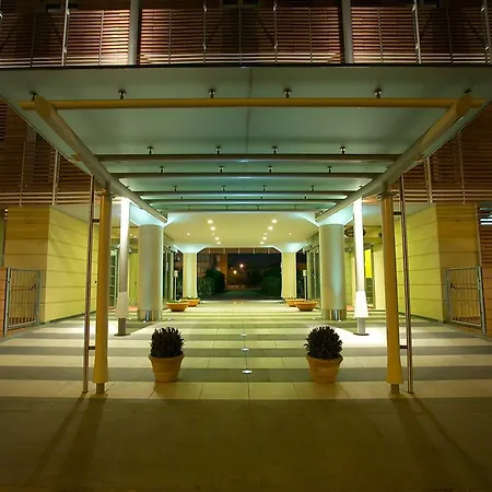 West Florence فندق 4*