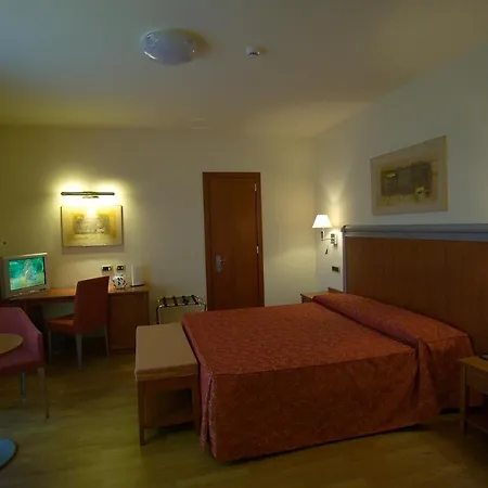 فندق West Florence 4*