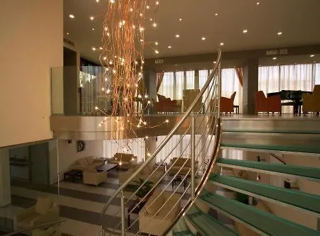 West Florence كامبي بيسينسيو
