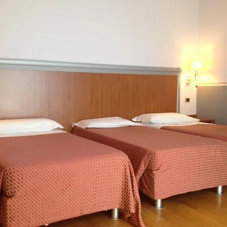 West Florence Hotel 4*