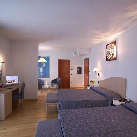 Hotel West Florence 4*