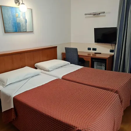 Hotel West Florence 4*