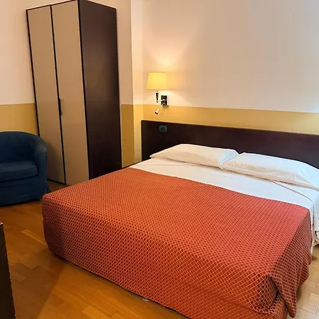 West Florence Hotel 4*