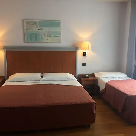 Hotel West Florence 4*