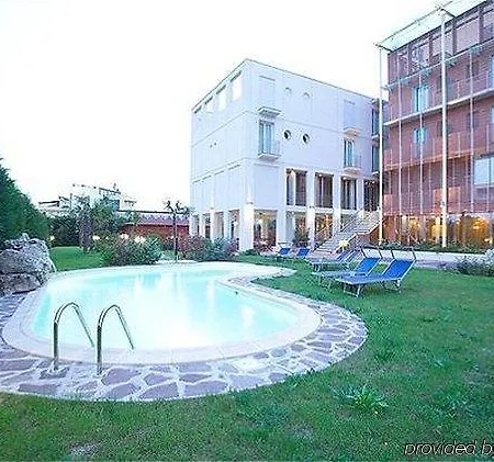 West Florence 4*