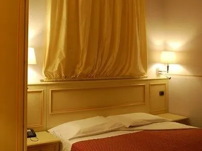 Hotel West Florence 4*
